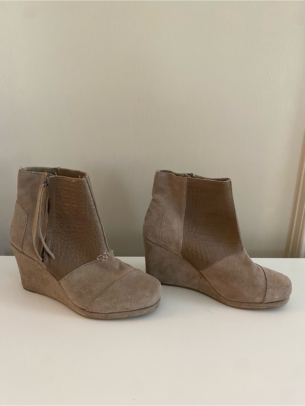 Toms Taupe Suede Wedge Ankle Boots - Women